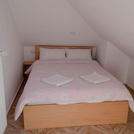 Mansarda Mica Cu Baie Proprie Apartment Cluj-Napoca Luaran gambar