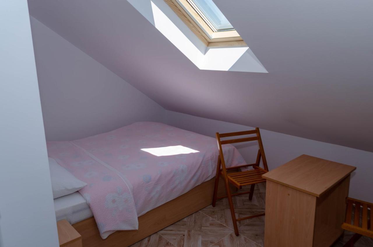 Mansarda Mica Cu Baie Proprie Apartment Cluj-Napoca Luaran gambar