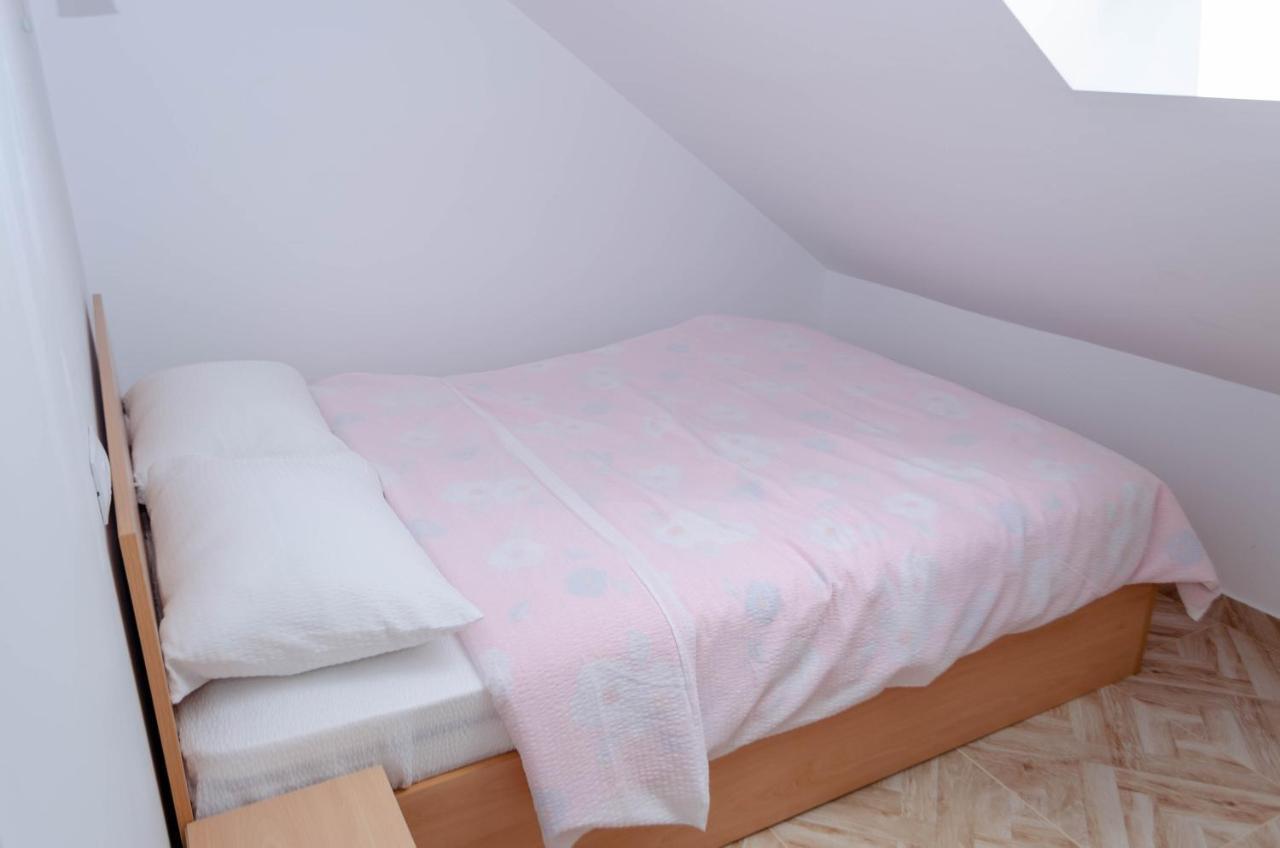 Mansarda Mica Cu Baie Proprie Apartment Cluj-Napoca Luaran gambar