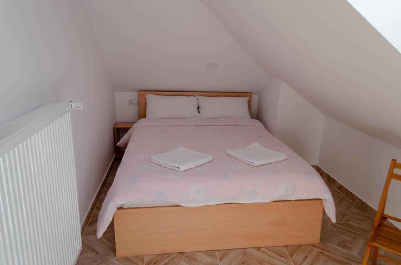 Mansarda Mica Cu Baie Proprie Apartment Cluj-Napoca Luaran gambar